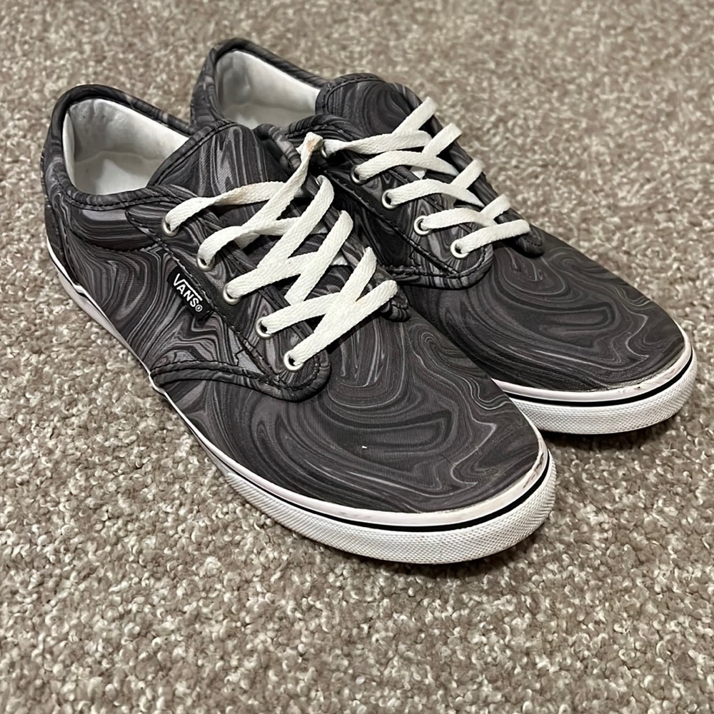 Excellent condition- Gray swirl vans size 8 in women’s